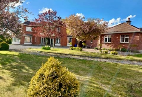 Property building, Natural landscape, Garden, Garden view