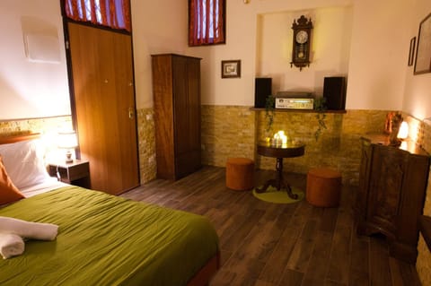 Communal lounge/ TV room, Bed, Photo of the whole room, Bedroom