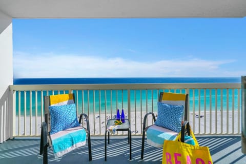 Day, Balcony/Terrace, Seating area, Beach, Sea view