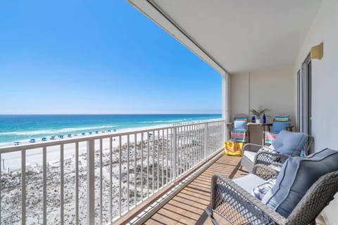 Day, Balcony/Terrace, Seating area, Beach, Sea view