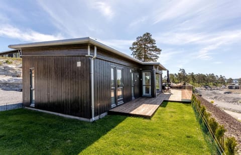 Property building, Day, Garden, Garden