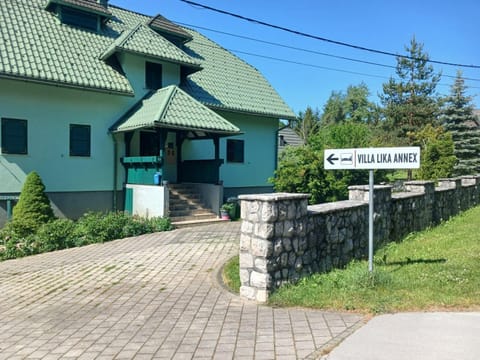 Property building, Street view