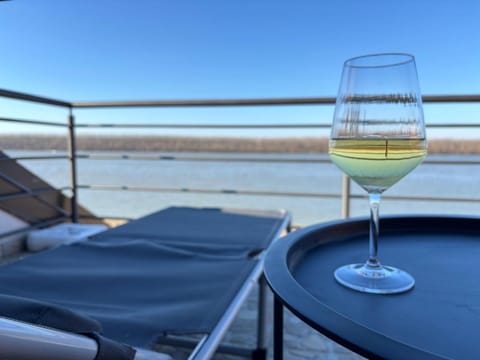 Natural landscape, View (from property/room), Balcony/Terrace, Drinks, Alcoholic drinks