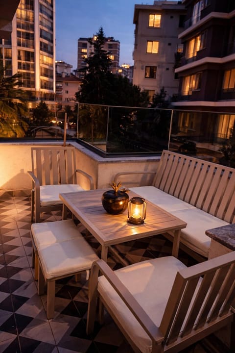 Night, Balcony/Terrace