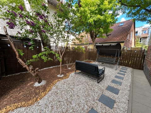 Spring, Garden, Balcony/Terrace