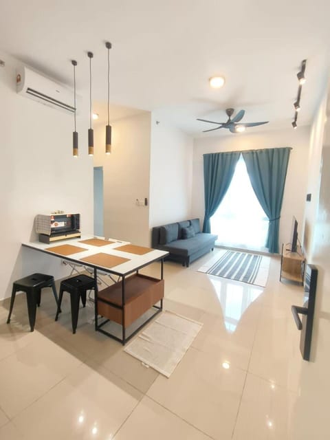 TV and multimedia, Living room, Seating area, air conditioner