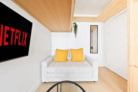 Bed, Living room, Seating area