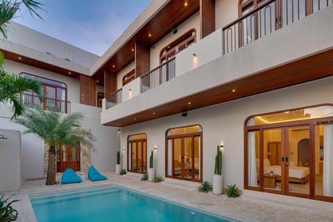 Property building, Day, Pool view, Swimming pool