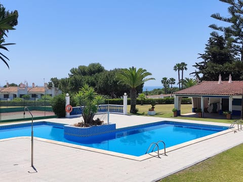 Property building, Garden view, Pool view, Swimming pool