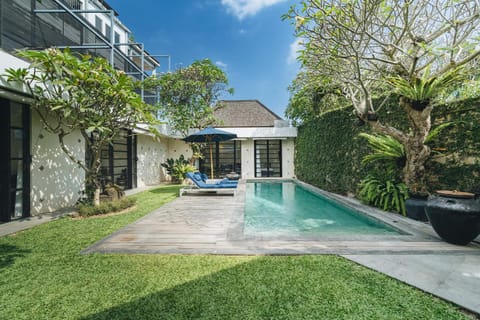 Garden view, Swimming pool, Swimming pool, sunbed