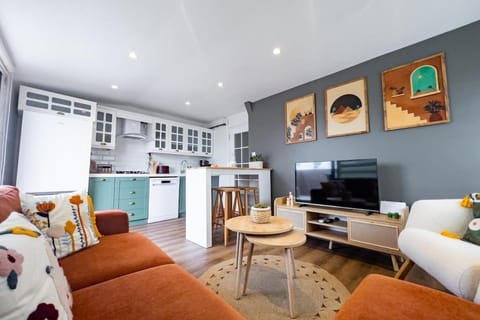 TV and multimedia, Living room, Seating area