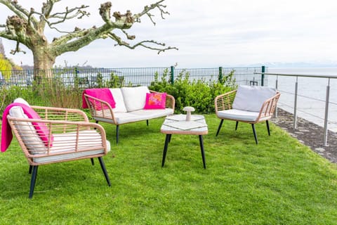 Garden, Seating area