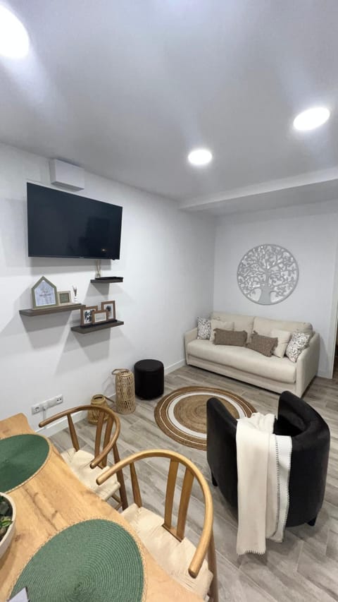 Communal lounge/ TV room, TV and multimedia, Living room