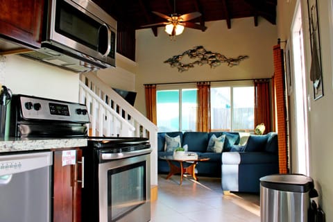 Waterfront Retreat 35 Dock Hot Tub Pool House in Marathon