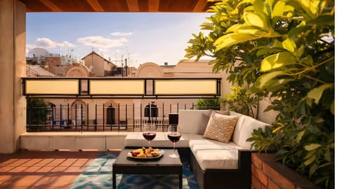 Property building, Swimming pool, Breakfast