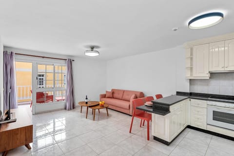 Living room, Seating area, kitchen