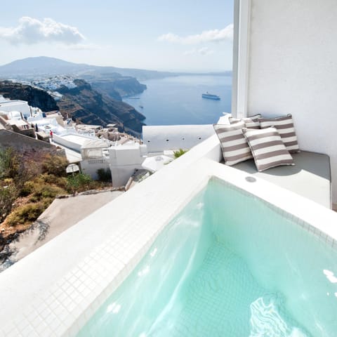 Nearby landmark, Day, Natural landscape, Hot Tub, View (from property/room), Balcony/Terrace, Sea view