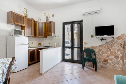 Property building, Kitchen or kitchenette, Living room