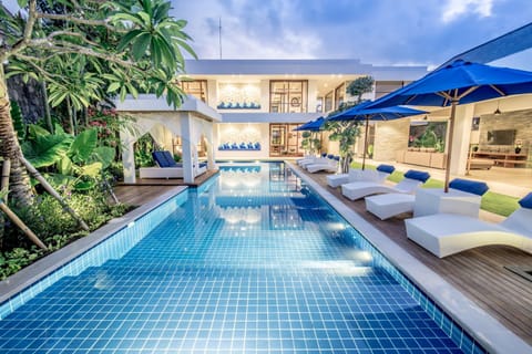 Swimming pool, Swimming pool