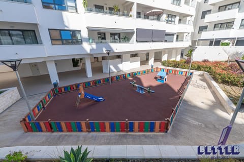 Casa Figaro - 2BR Pool Balcony w Playground Apartment in Estepona
