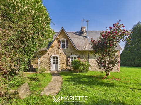 Property building, Facade/entrance, Off site
