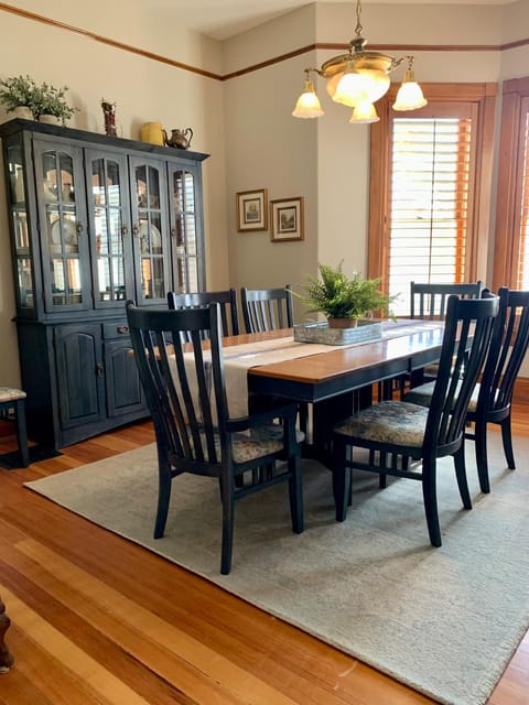 Charming Victorian near downtown & Royal Gorge House in Canon City