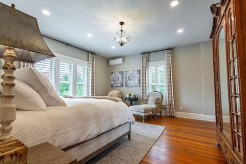 Gorgeous Greenwood Inn House in Canon City