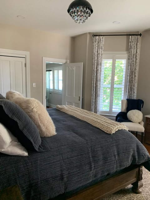 Gorgeous Greenwood Inn House in Canon City