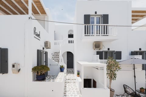 Property building, Day