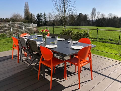 Patio, Garden, Dining area