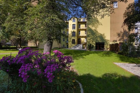 Property building, Day, Garden