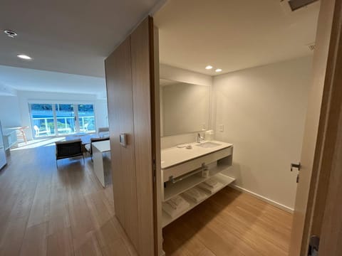 Spacious Bal Harbour One-Bedroom with Beach Service Apartment in Bal Harbour