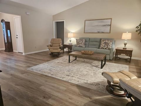 Cozy Pet friendly home near the beaches and shopping House in Gulf Breeze