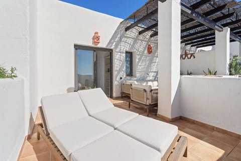 Day, View (from property/room), Balcony/Terrace, Balcony/Terrace, Seating area, Sea view, Sea view, sunbed