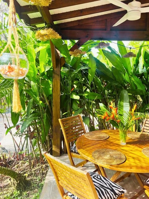 Ti kaz banana House in Les Abymes