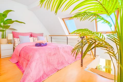 Bed, Bedroom