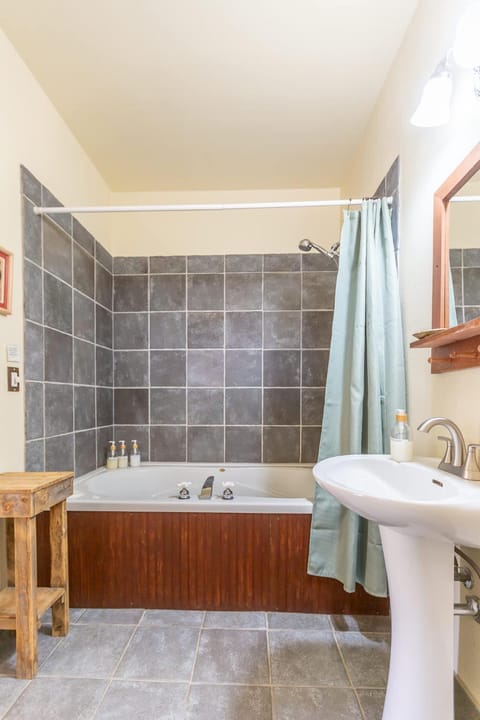 Buffalo Spirit - Stardust Inn - Triple Z Apartment in Medicine Park