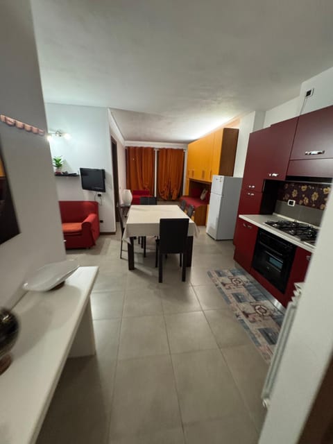 TV and multimedia, Kitchen or kitchenette, Living room, Seating area, Dining area, minibar, oven, pet friendly, stove