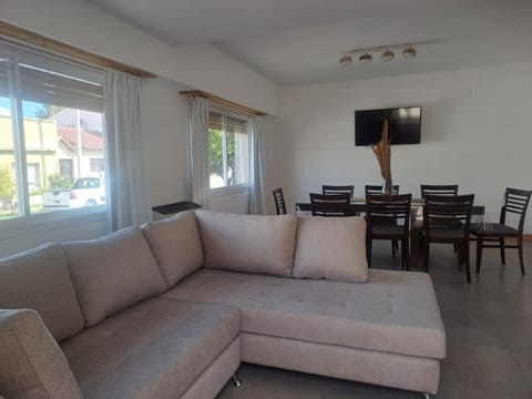 TV and multimedia, Living room, Dining area