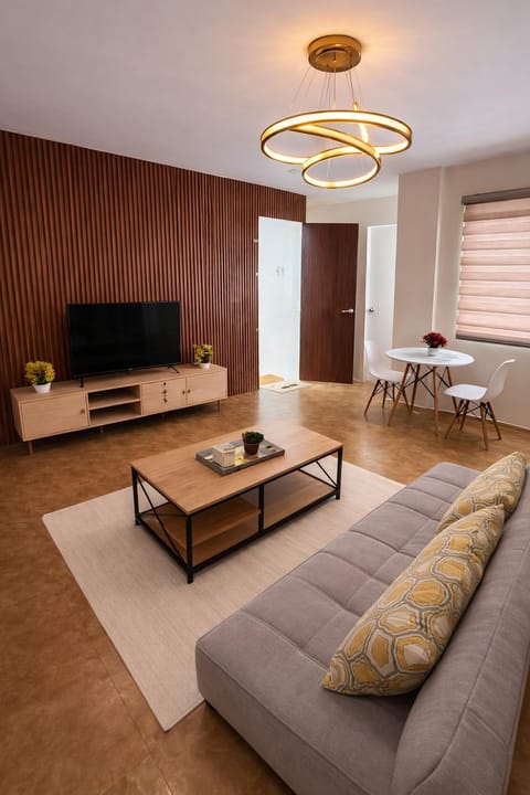 Communal lounge/ TV room, TV and multimedia, Living room, Seating area, Evening entertainment