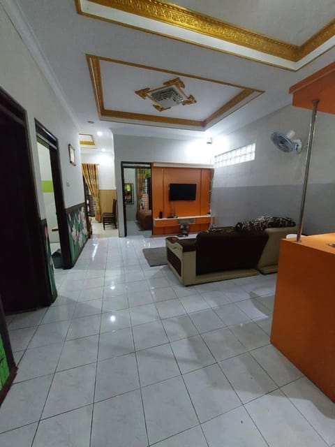 Communal lounge/ TV room, TV and multimedia, Living room, Seating area