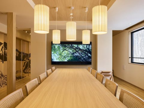 Photo of the whole room, Dining area