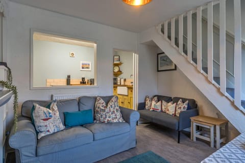 Communal lounge/ TV room, Living room, Seating area