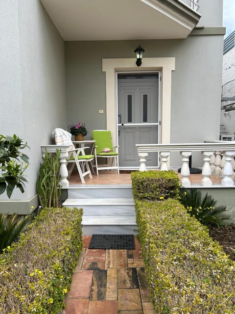 Facade/entrance, Balcony/Terrace, Garden view