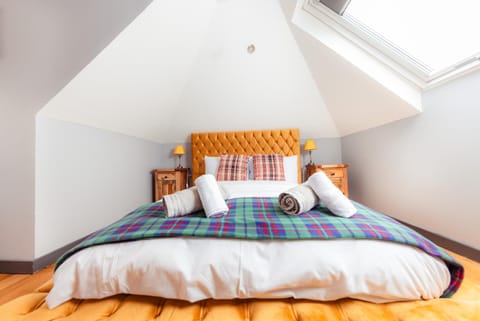 Stunning Seaview Cottage Schoolhouse 2 House in Scotland