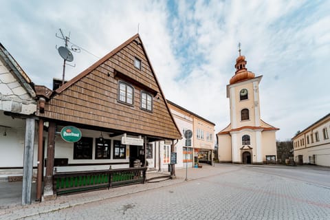 Property building, Day, Neighbourhood, City view, Landmark view, Street view