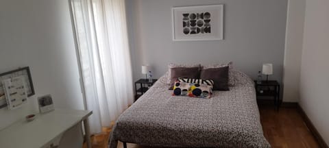 Bed, Seating area, Bedroom