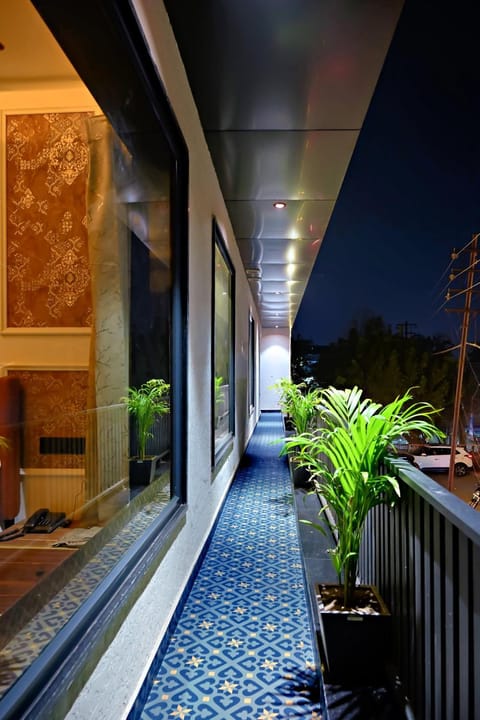 Night, View (from property/room), Balcony/Terrace