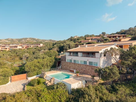 Property building, Natural landscape, Pool view, Swimming pool