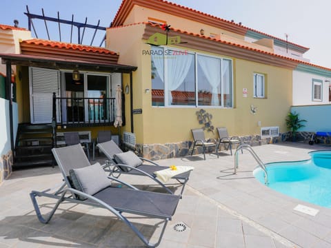Patio, Day, Balcony/Terrace, Pool view, Swimming pool, sunbed